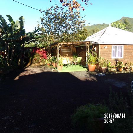 Les Aubepines Bed & Breakfast Bras des Calumets Exterior photo